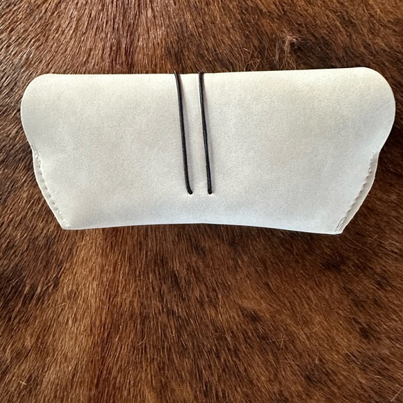 Ambassador Leopard/AVA Collection Sunglasses - Picture 7 of 8
